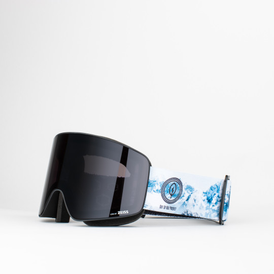 GOGLE OUT OF BIO PROJECT SNOW, SMOKE (S3)